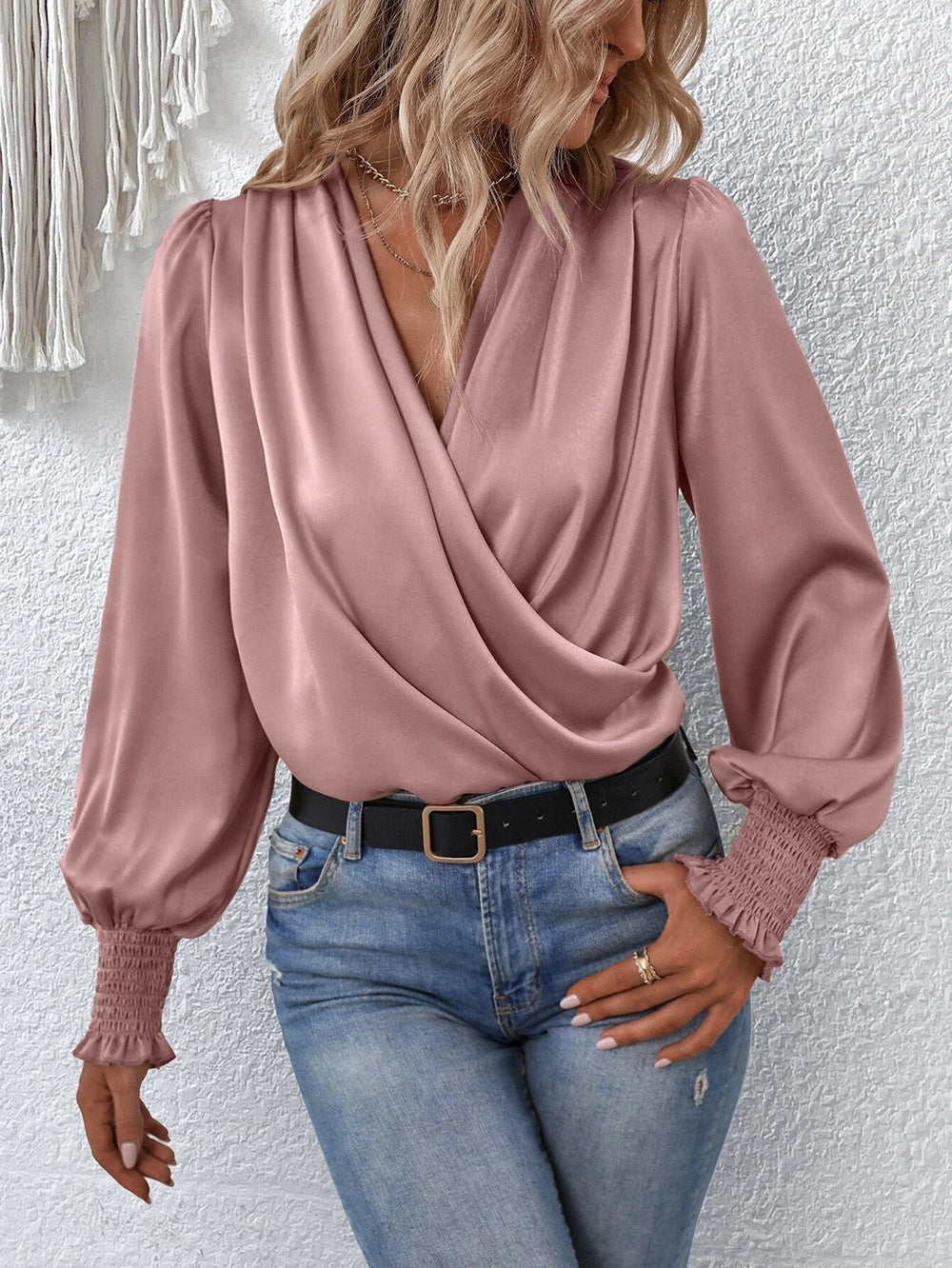 Women's Elegant Women's V-neck Lantern Sleeve Style Solid Color Shirt