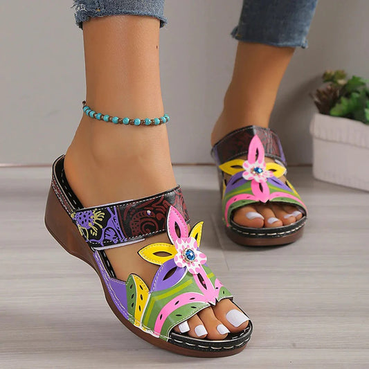 Ethnic Cool Girl Colored Slope And Totem Slippers